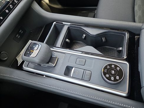 New 2026 Nissan Pathfinder SV image 25