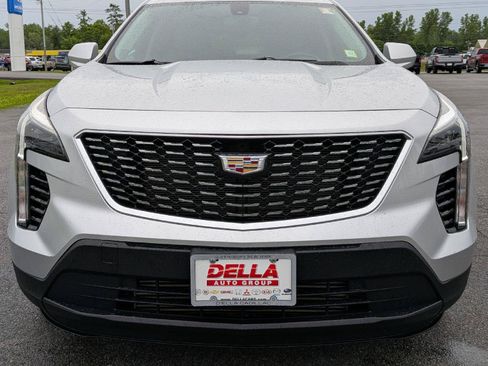 Used 2019 Cadillac XT4 Luxury w/ Cold Weather Package AWD/4WD image 2