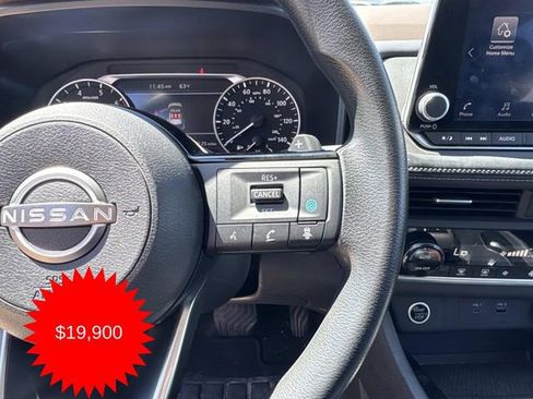 Used 2023 Nissan Rogue SV image 14