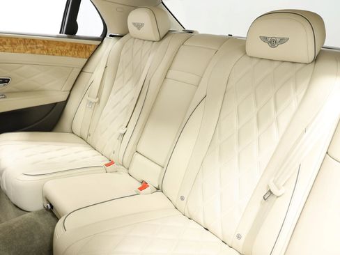 Used 2016 Bentley Flying Spur V8 image 3