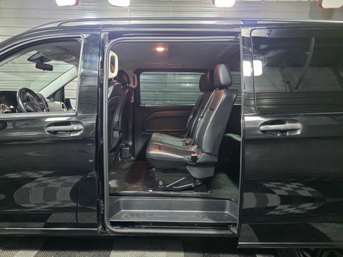 Used 2019 Mercedes-Benz Metris Passenger image 16