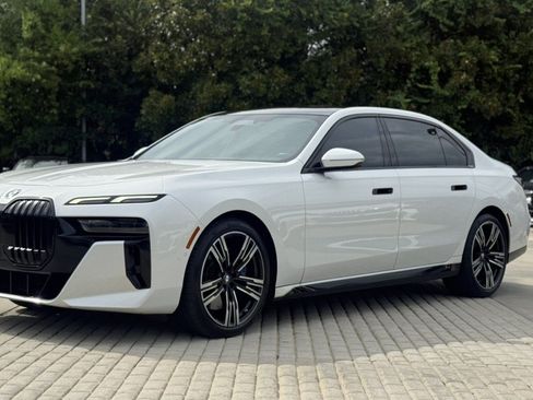 Used 2023 BMW 760i xDrive AWD/4WD image 2