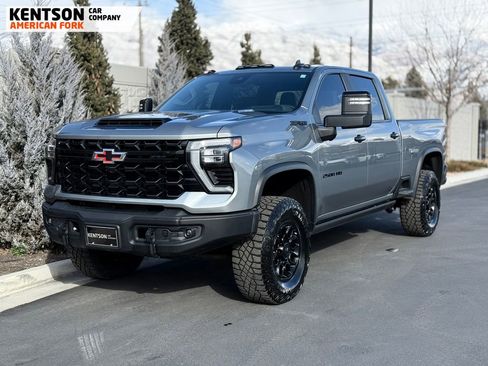 Used 2024 Chevrolet Silverado 2500 ZR2 w/ ZR2 Bison Edition image 3