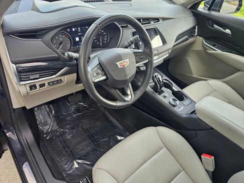 Certified 2022 Cadillac XT4 Premium Luxury w/ Technology Package image 19