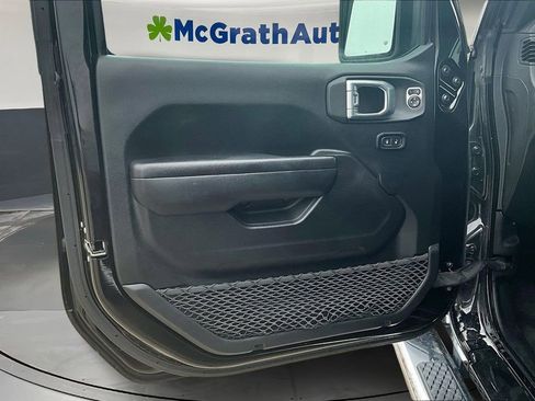 Used 2021 Jeep Gladiator Sport image 21