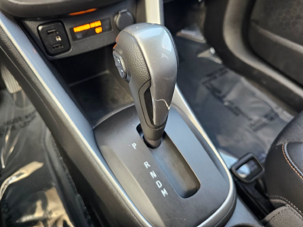 Used 2020 Chevrolet Trax LT w/ LT Convenience Package AWD/4WD image 32