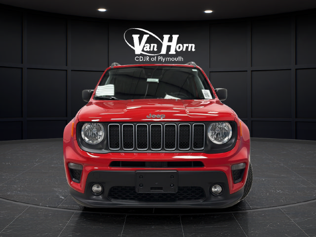 Used 2022 Jeep Renegade Latitude AWD/4WD image 2