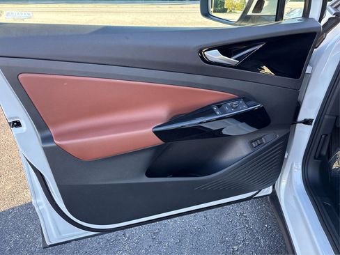 Used 2021 Volkswagen ID.4 Pro S w/ ID.4 Protection Package (IPT) image 26