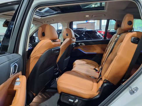 Used 2022 BMW X7 xDrive40i w/ Premium Package AWD/4WD image 24