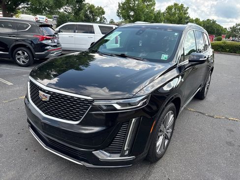 Used 2021 Cadillac XT6 Premium Luxury FWD image 1