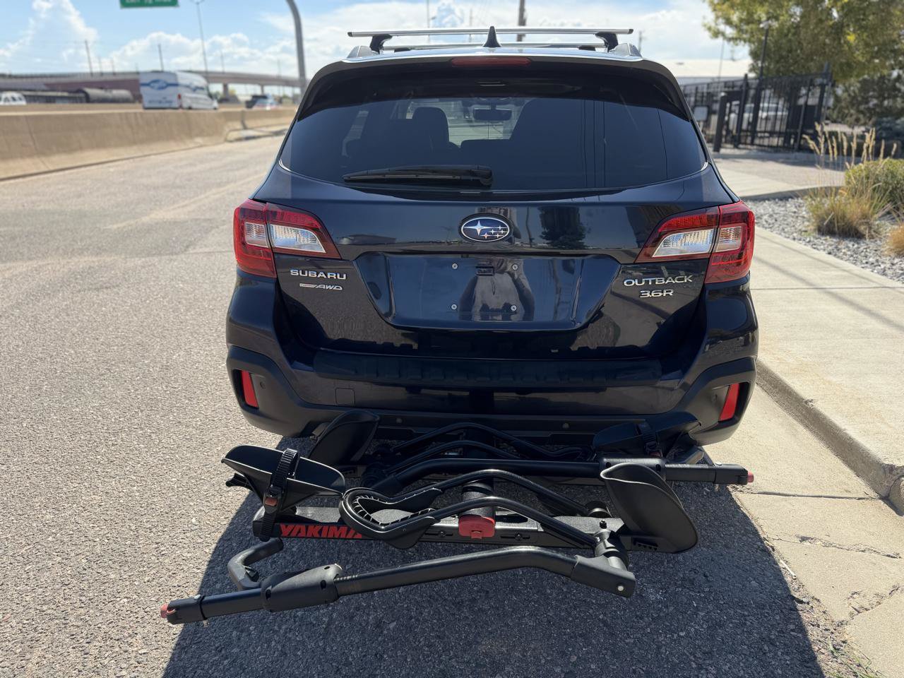 Used 2018 Subaru Outback 3.6R Touring w/ Popular Package #3 AWD/4WD image 5