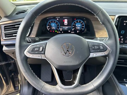 Used 2025 Volkswagen Atlas SE FWD image 22