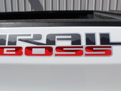 Used 2021 Chevrolet Silverado 1500 LT Trail Boss w/ Convenience Package II image 23