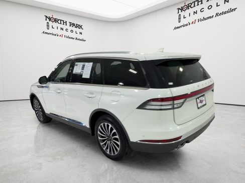 Used 2023 Lincoln Aviator Reserve w/ Equipment Group 201A AWD/4WD image 3