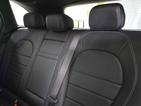 Used 2022 Mercedes-Benz GLC 300 4MATIC image 17