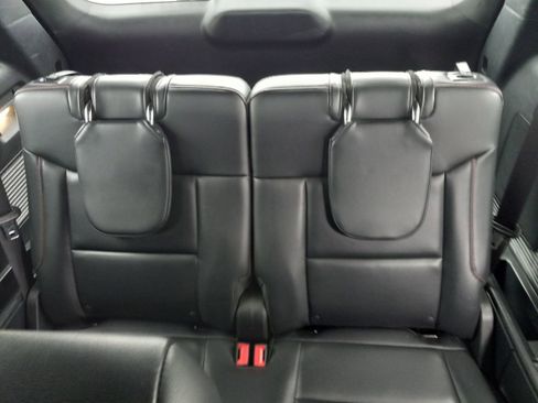 Used 2025 Ford Explorer ST-Line w/ ST-Line Street Pack image 14