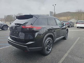 Used 2024 Nissan Rogue SV video 3