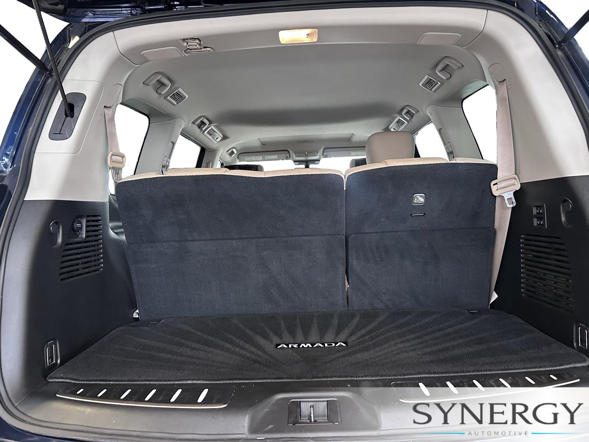 Used 2022 Nissan Armada Platinum w/ Captain's Chairs Package RWD image 9