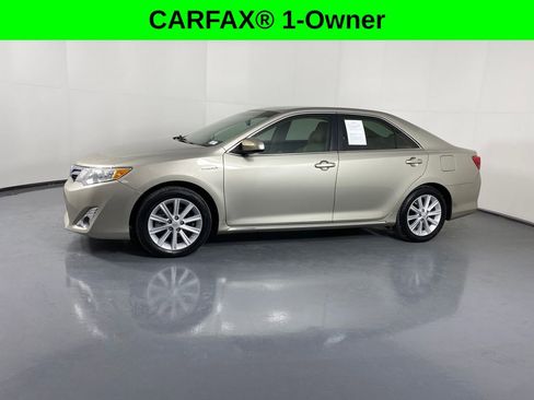 Used 2014 Toyota Camry XLE image 3
