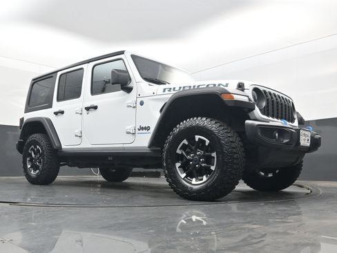 Used 2024 Jeep Wrangler Unlimited Rubicon 4xe image 25