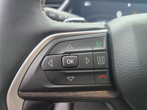 Used 2024 Jeep Grand Cherokee L Limited w/ Luxury Tech Group II image 20