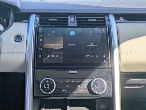 Used 2025 Land Rover Discovery S image 14