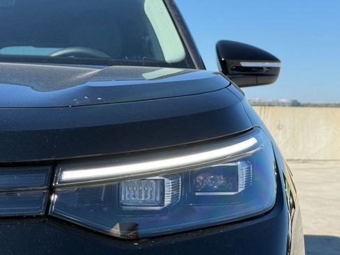 New 2026 Volkswagen Tiguan SE image 4