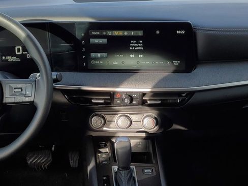 Certified 2025 Nissan Kicks SV image 26