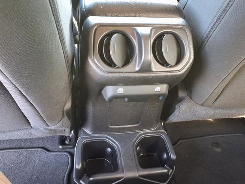 Used 2021 Jeep Wrangler Unlimited Sport image 21