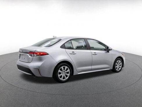 Used 2025 Toyota Corolla LE FWD image 9