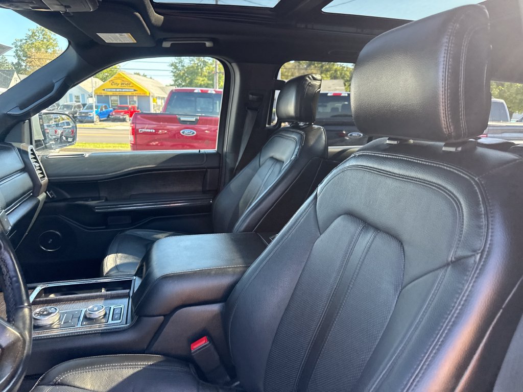 Used 2020 Ford Expedition Limited w/ Equipment Group 302A AWD/4WD image 28