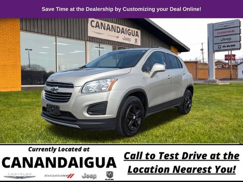Used 2016 Chevrolet Trax LT w/ LT Convenience Package AWD/4WD image 5