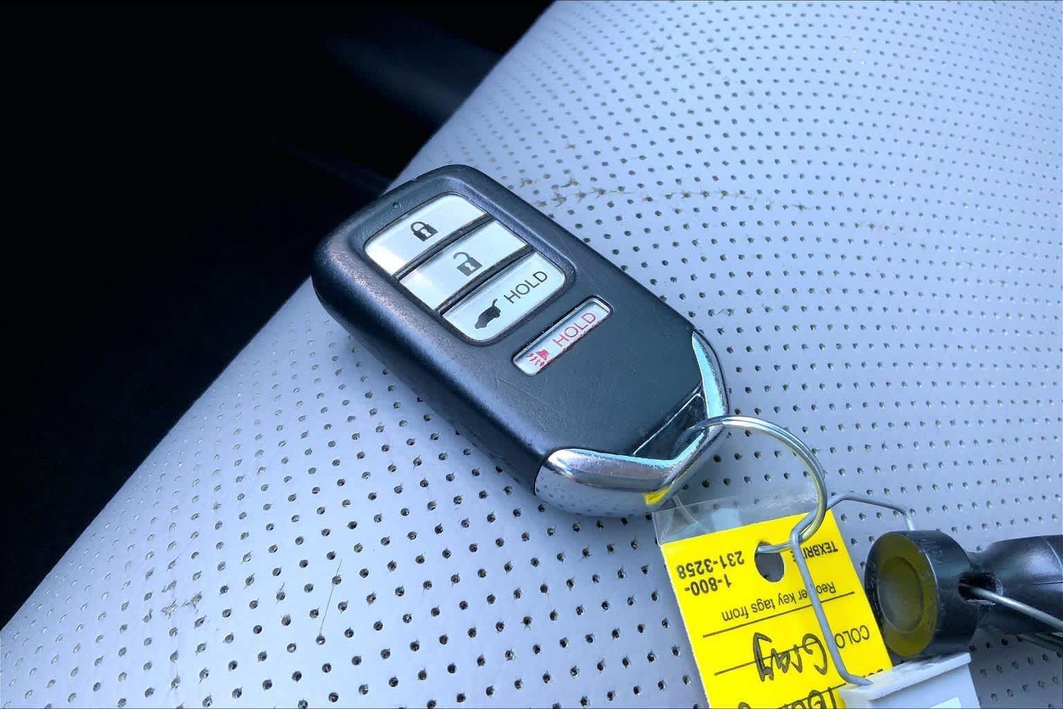 Used 2016 Honda CR-V Touring image 14