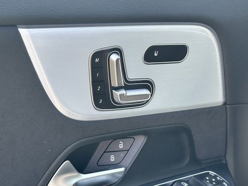 New 2025 Mercedes-Benz GLA 35 AMG 4MATIC image 19