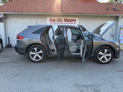 Used 2013 Toyota Venza LE image 10