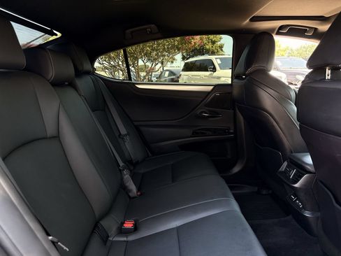 Used 2024 Lexus ES 300h F Sport w/ Accessory Package (Z1) FWD image 31