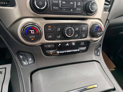 Used 2020 GMC Yukon Denali w/ Denali Ultimate Package AWD/4WD image 19