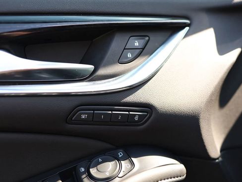 Used 2021 Buick Enclave Avenir w/ Avenir Technology Package image 13