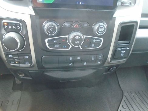 Used 2018 RAM 1500 Big Horn image 25