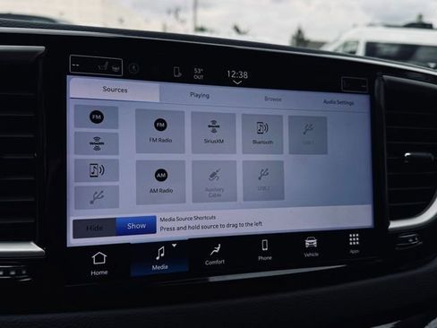 Certified 2024 Chrysler Pacifica Touring-L image 38