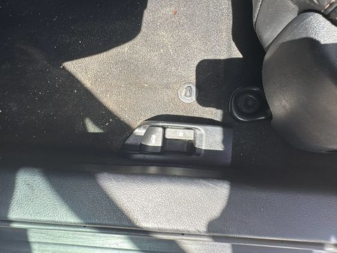 Used 2012 Toyota Camry SE FWD image 25