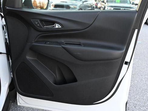 Used 2018 Chevrolet Equinox LT image 24