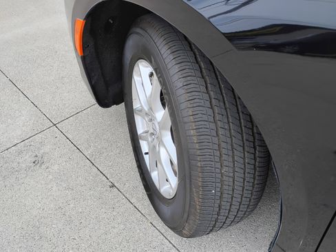 Used 2026 Chrysler Pacifica Select FWD image 24