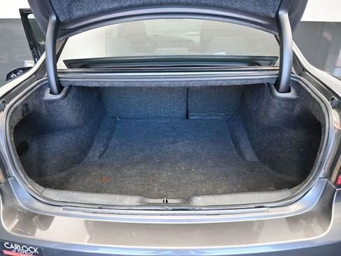 Used 2019 Dodge Charger SXT image 13