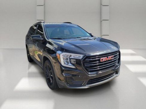 Used 2023 GMC Terrain SLE w/ Elevation Edition FWD image 3