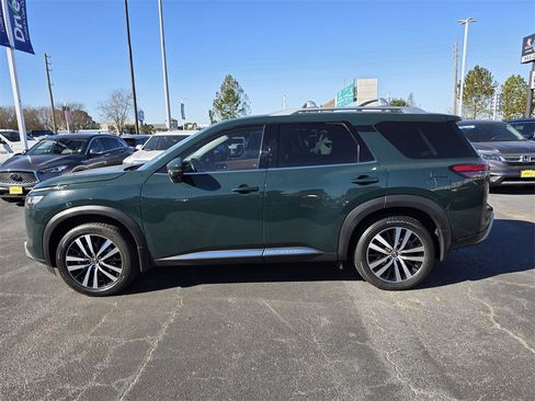 Used 2024 Nissan Pathfinder Platinum w/ Cargo Package image 7