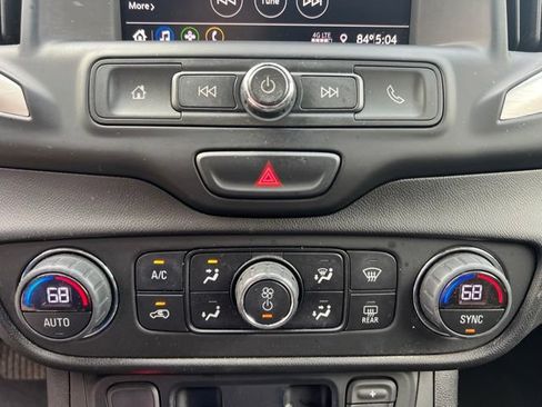 Used 2020 GMC Terrain SLE w/ Driver Convenience Package FWD image 24