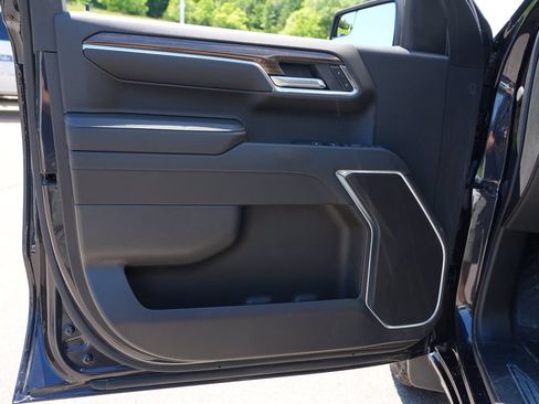 Certified 2023 Chevrolet Silverado 1500 RST AWD/4WD image 15