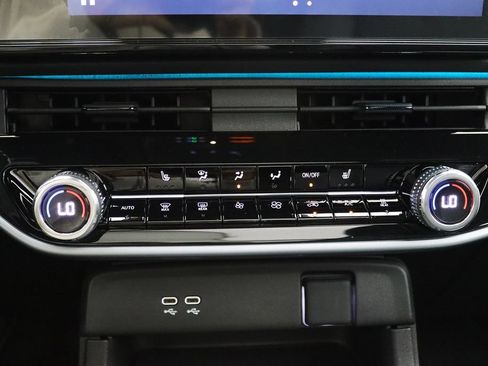 Used 2025 Honda Prologue Touring image 22