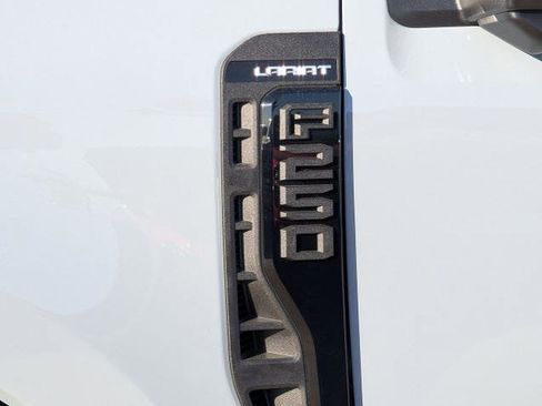 New 2026 Ford F250 Lariat w/ Black Appearance Package image 9